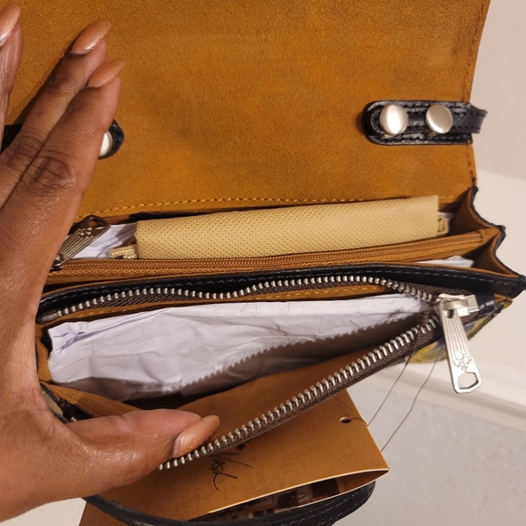 ***SOLD***Patricia Nash Crossbody - Picture 8 of 10